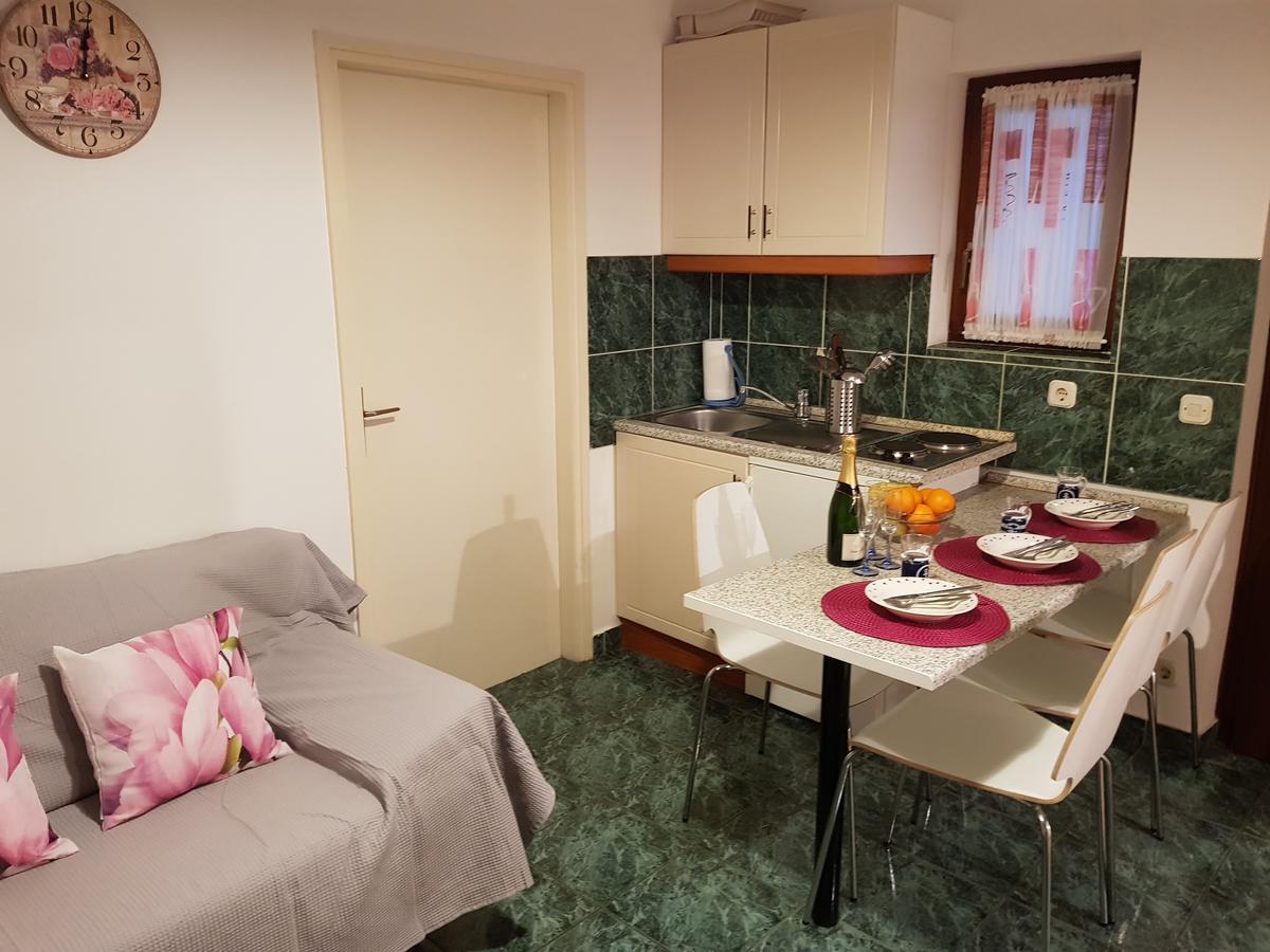 וודיצה Apartmani Zoric מראה חיצוני תמונה